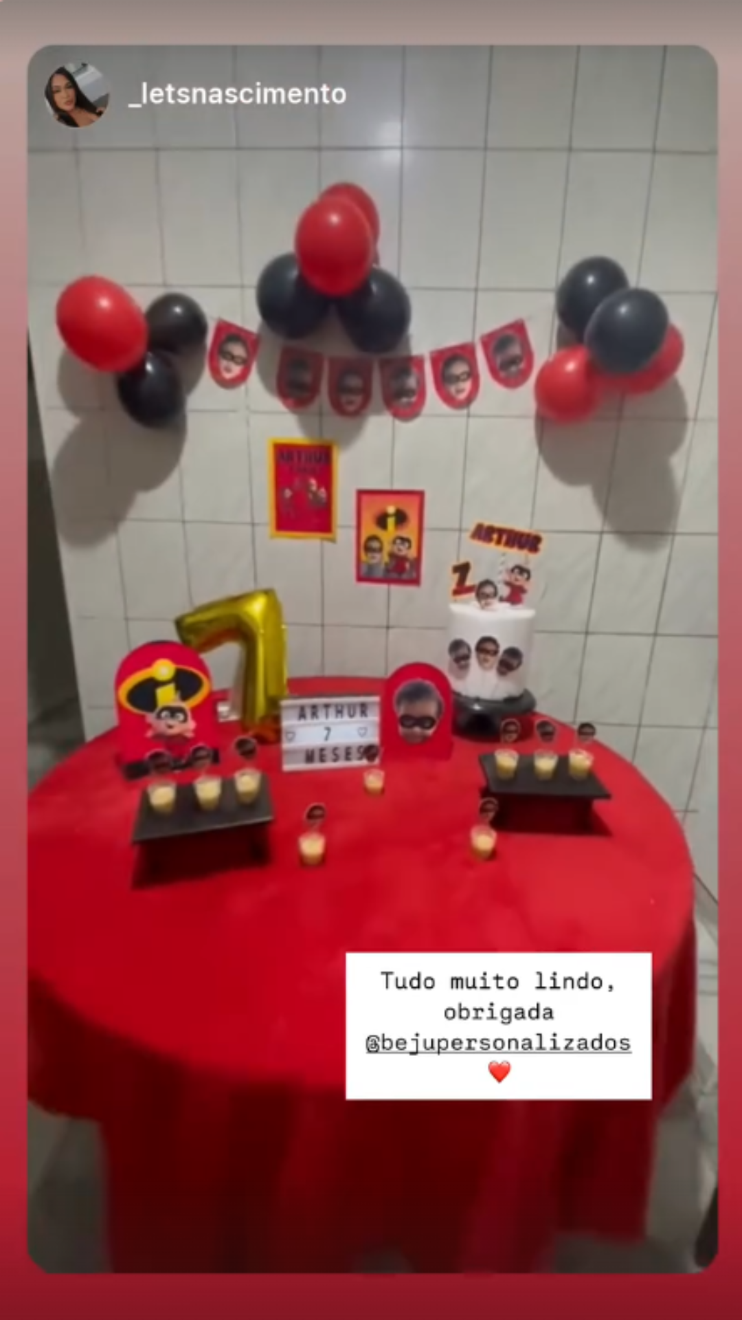 Decoração personalizada para festas e eventos, com balões decorativos, painéis temáticos e ambientação completa, desenvolvida pela BeJu Festa Personalizada.